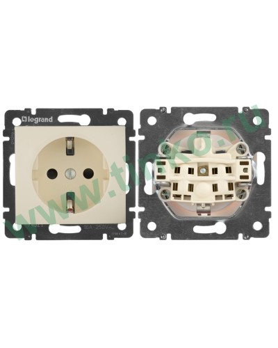 Розетка Valena 2К+3 с защитными шторками, на винтах 16А 250В, слоновая кость (774321). Розетка. LegranD в Череповце