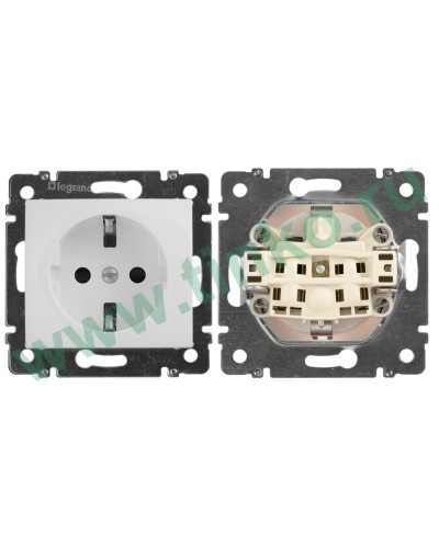 Розетка Valena 2К+3 10/16А, белый (774420). Розетка. LegranD в Череповце